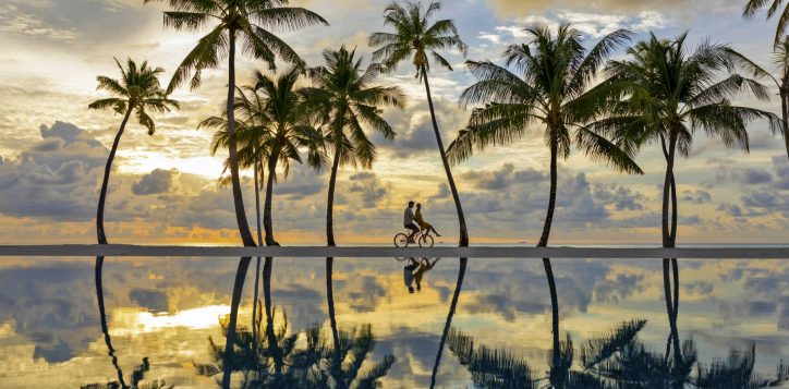 pool-beach-bike-2